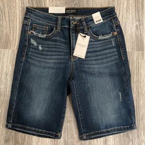 NWT Judy Blue Mid Rise shirt size M